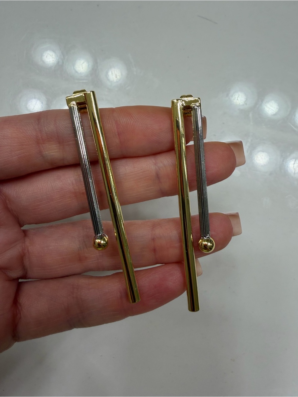 Revolve | earrings - Picture 5 of 7